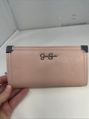 Jessica Simpson wallet